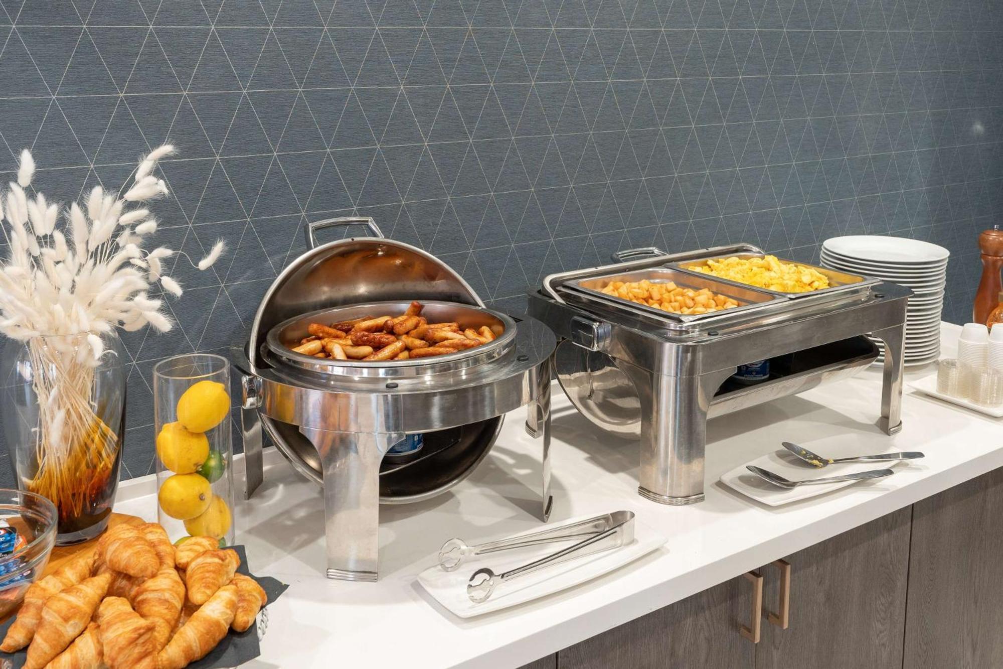 Hilton Garden Inn Toronto/Brampton Buitenkant foto